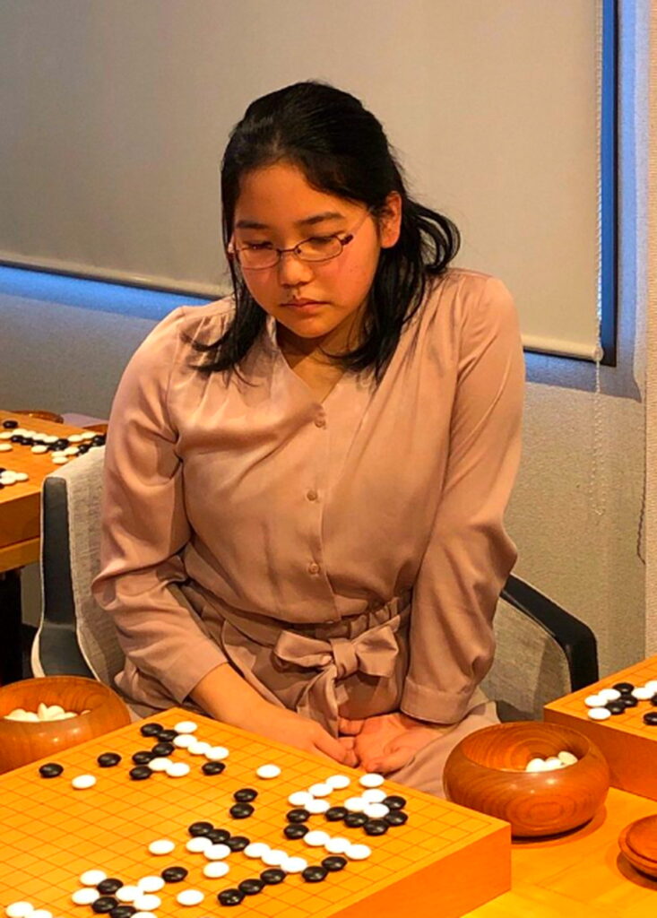 女流囲碁棋士 大須賀聖良 X
